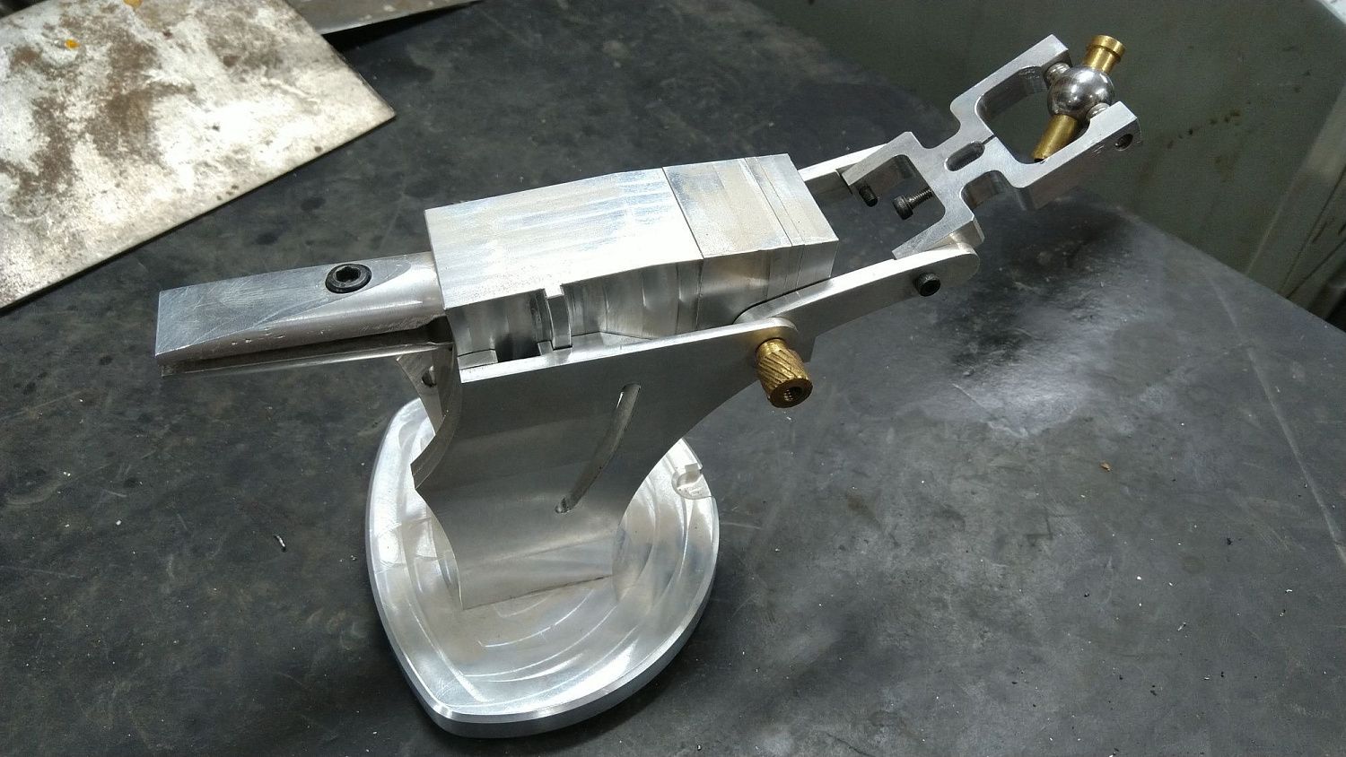 TSPROF прекращает серийное производство заточной системы Blitz Pro